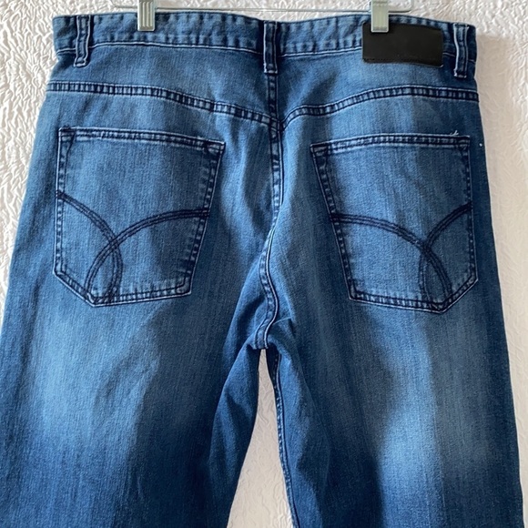 CALVIN KLEIN JEANS Men's Relaxed Straight-Fit Jeans - Picture 6 of 13